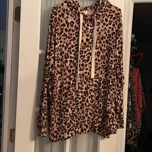 Silky leopard top